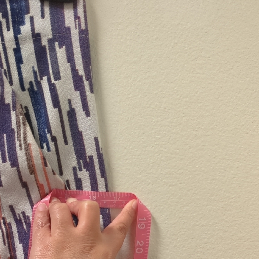 Stylish Multicolor Patterned Capris - Picture 16 of 16